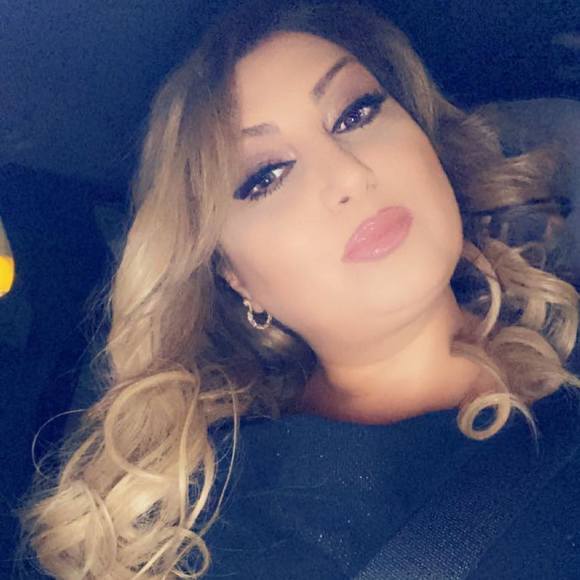 Profile Picture of Katrin Davoudi (@katrindavoudi) on Poshmark