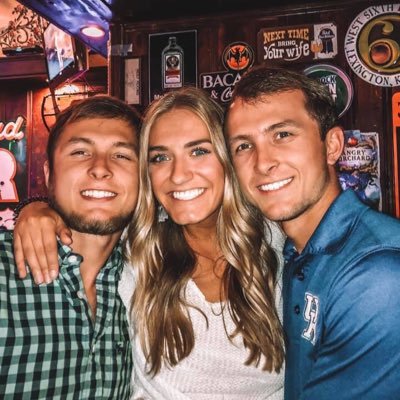 Profile Picture of D (@dustinasher) on Twitter