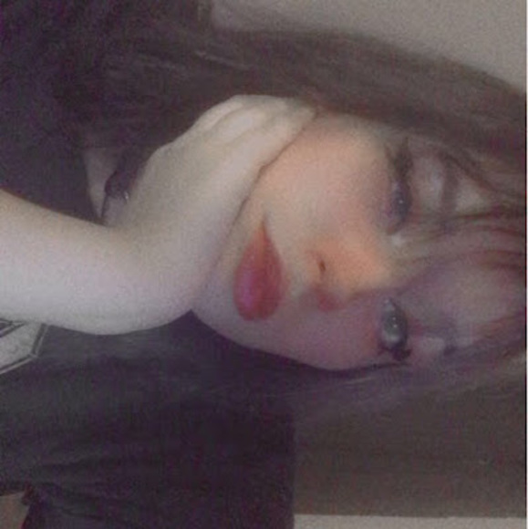 Profile Picture of Natasha Waletzko (@toshybug1210) on Poshmark