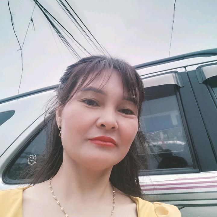 Profile Picture of April.Estes (@aprilestespynewzo) on Tiktok