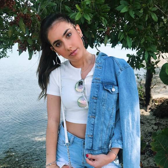 Profile Picture of Ariel Hartzy (@arielhartzy) on Poshmark