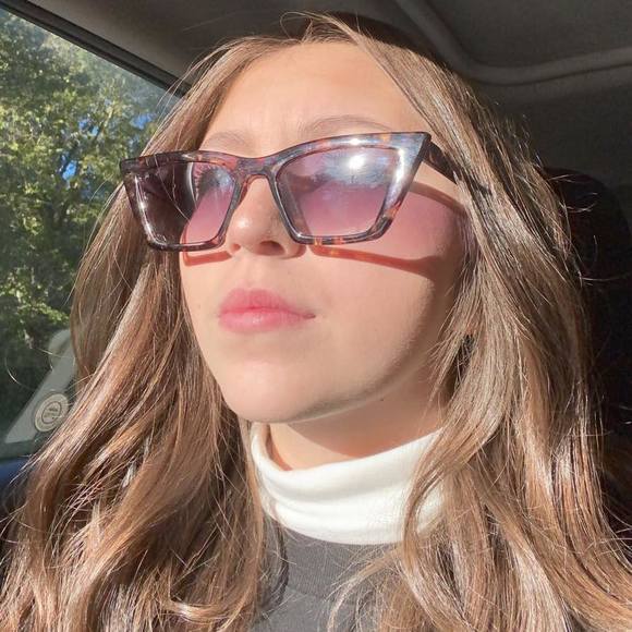 Profile Picture of Darian Wright (@dariansage02) on Poshmark