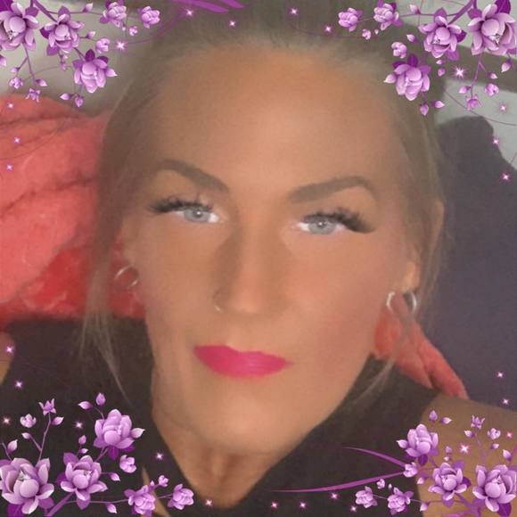 Profile Picture of Lacey Dimaso (@laceyleed79) on Poshmark