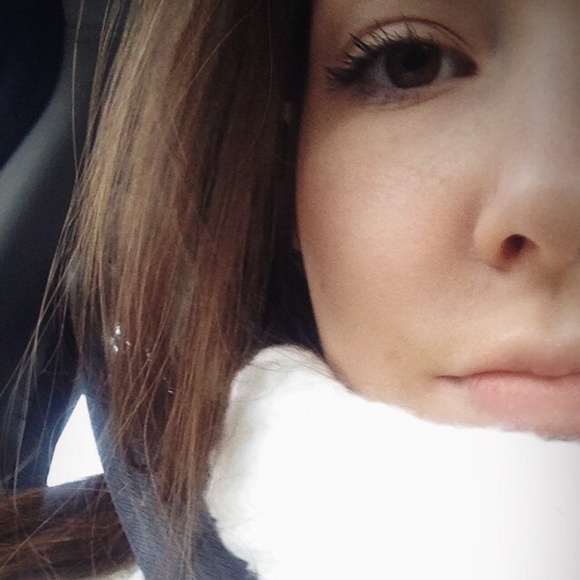 Profile Picture of Kelly Gapski (@kellygapski) on Poshmark