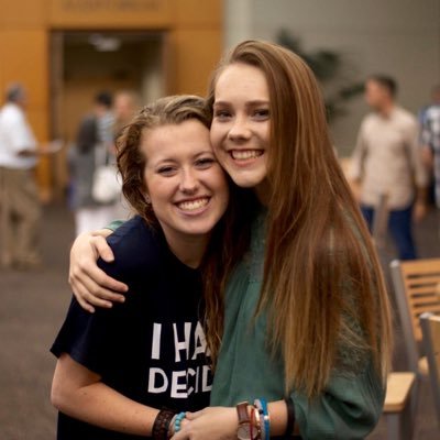 Profile Picture of Gabrielle (@GabbyVanWagner) on Twitter