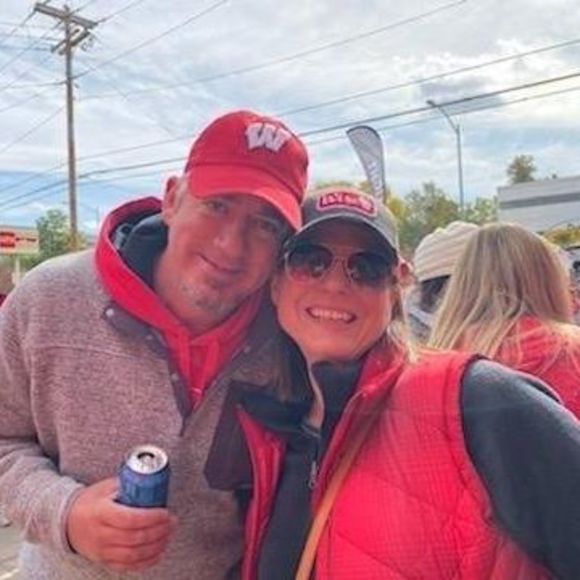 Profile Picture of Kimberly Groothousen (@kmonni2) on Poshmark