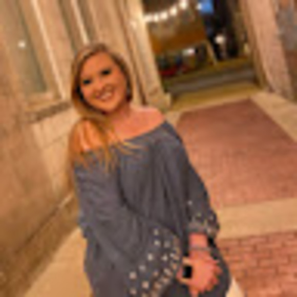Profile Picture of Haley Jones (@haleyjones1203) on Poshmark