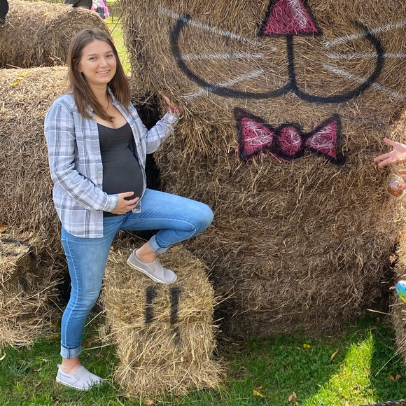 Profile Picture of Gina Suhadolnik (@ginas318) on Poshmark