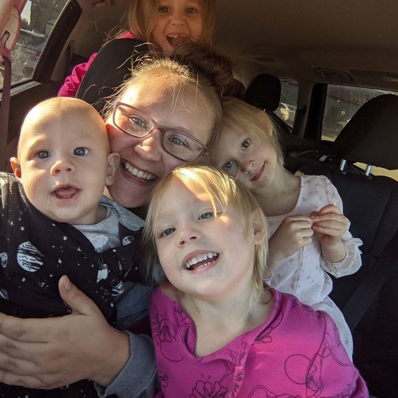 Profile Picture of Alix Deerwester (@alixdeerwester) on Poshmark