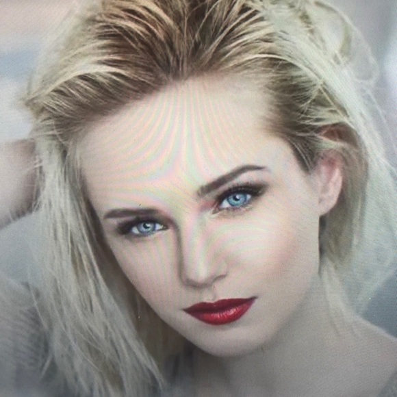 Profile Picture of Tracy Dulles (@qfdblztg) on Poshmark