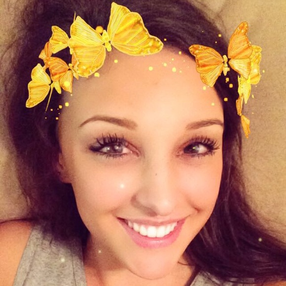 Profile Picture of Aleida Oerter (@aleidaoerter) on Poshmark