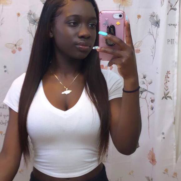 Profile Picture of Brittney Williams (@keshuna6) on Poshmark