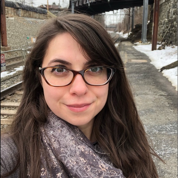 Profile Picture of Carly Lucas (@carly3575) on Poshmark