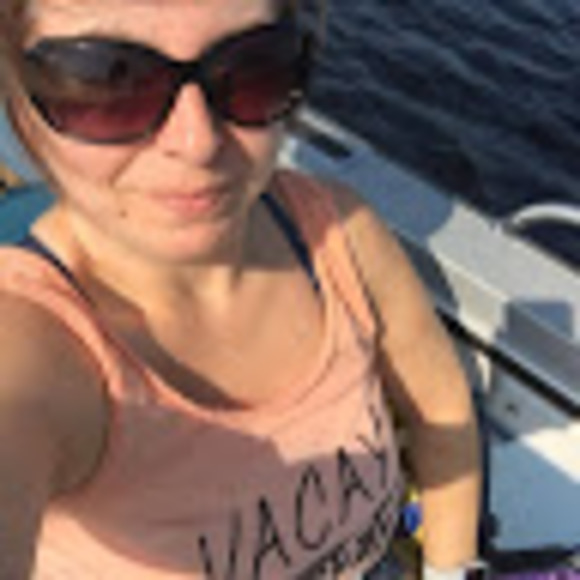 Profile Picture of Jackie Hoey (@ladeedi12) on Poshmark