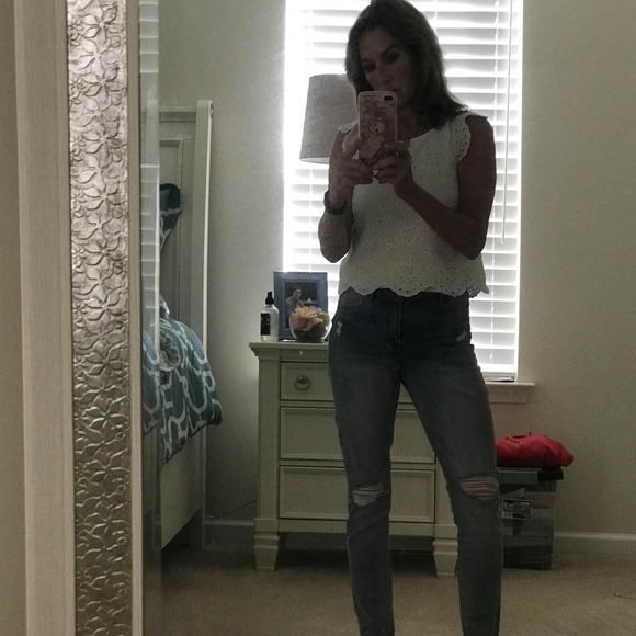 Profile Picture of Kathy Comport (@kathycomport) on Poshmark