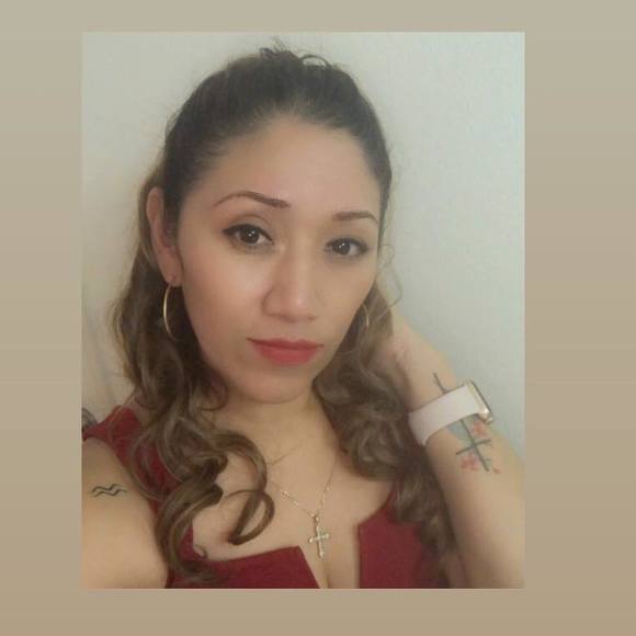Profile Picture of Carol Romero (@carolromero213) on Poshmark