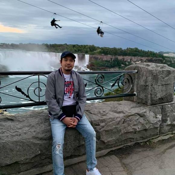 Profile Picture of Mike Guzman (@mikeguzman377) on Poshmark