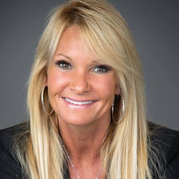 Profile Picture of Alicia Gerlinger (@gerlinger) on Poshmark