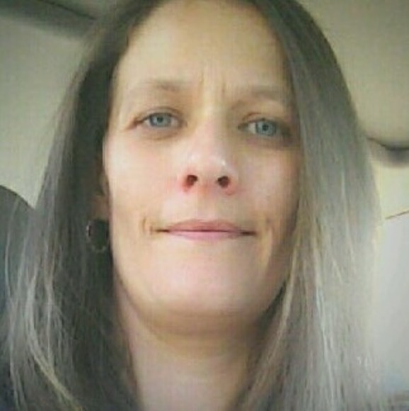 Profile Picture of Sandi Gulledge (@karajasper3) on Poshmark