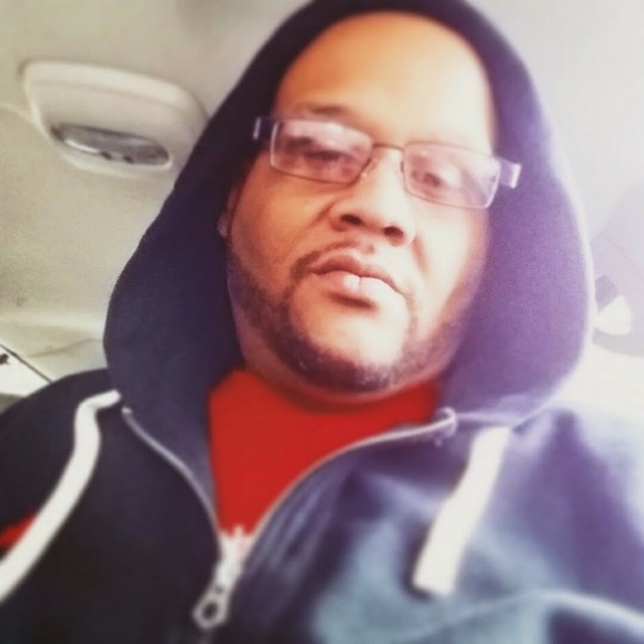 Profile Picture of Mike Stubblefield (@cokeboi77) on Poshmark