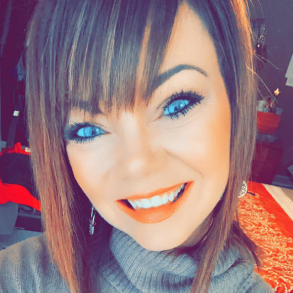 Profile Picture of Amanda Hubbard (@4m4nd4_79) on Poshmark