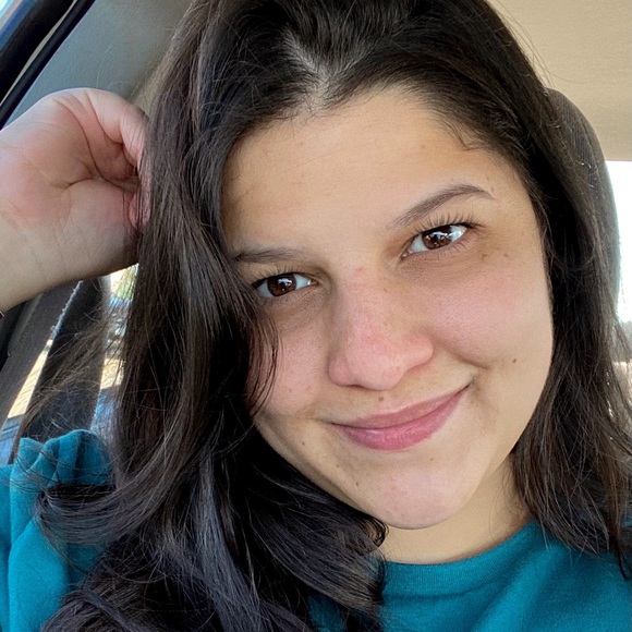 Larissa Lillegaard - Poshmark Profile Picture of Larissa Lillegaard (@llillegaard) on Poshmark