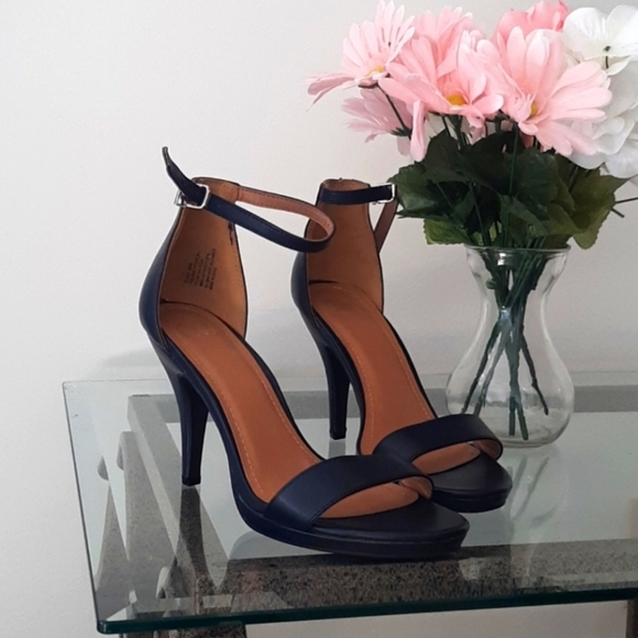 Profile Picture of Lea-sophie Heilemann (@lheilemann) on Poshmark