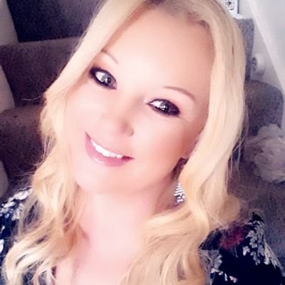 Profile Picture of Nikki Sleighs 🎅🌲🎁🎅 (@nikkihayes) on Twitter