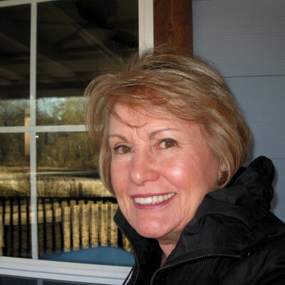 Profile Photo of Evonne Hubbard (@CarolynVonhub) on Twitter