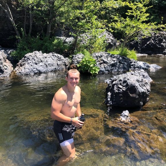 Profile Picture of Alex Bohn (@alex_bohn) on Poshmark