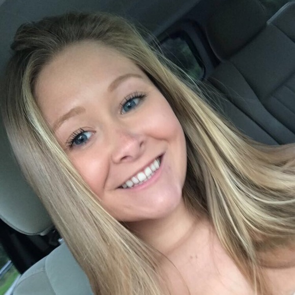Profile Picture of Brianna Texter (@briannatexter) on Poshmark