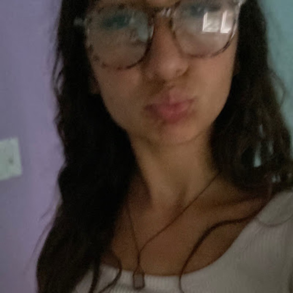 Profile Picture of Mariah Shehadeh (@2802_mimi) on Poshmark