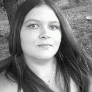 Profile Picture of Eva Tomlin (@evabarnes2007) on Myspace