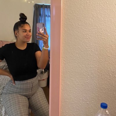 Profile Picture of Kimberly🧚🏽‍♀️ (@KimCondiff) on Twitter