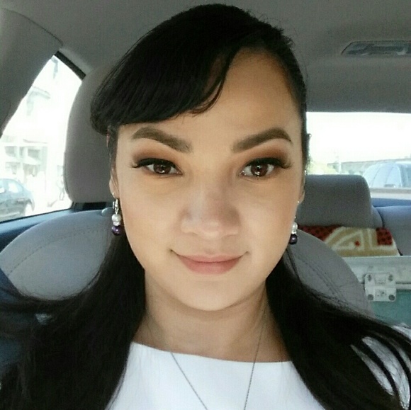 Profile Picture of Bernadette Moverley (@itsbern) on Poshmark