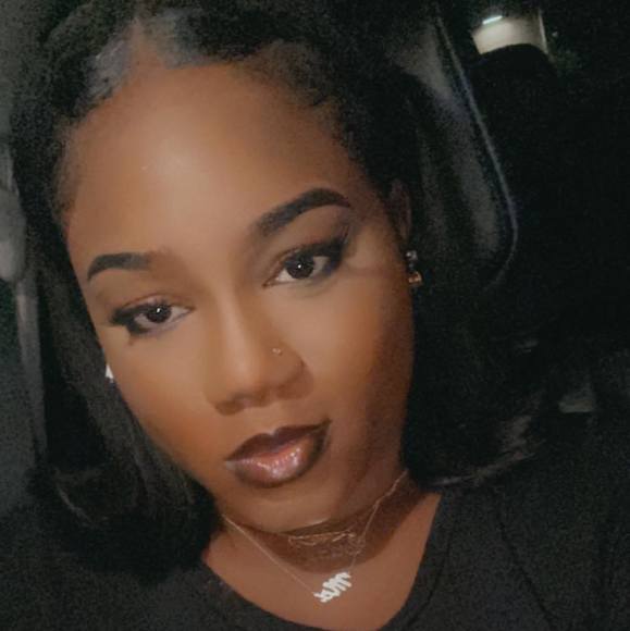 Profile Picture of Cortney s. Holmes (@cortneyholmes) on Poshmark