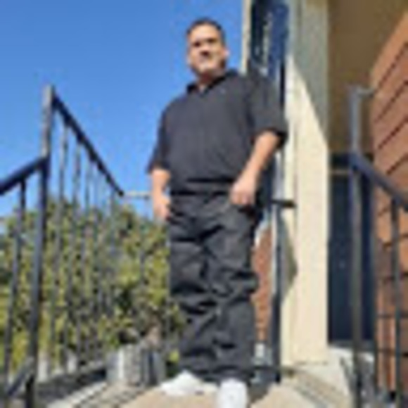 Profile Picture of Aurelio Miranda (@aureliomiranda) on Poshmark
