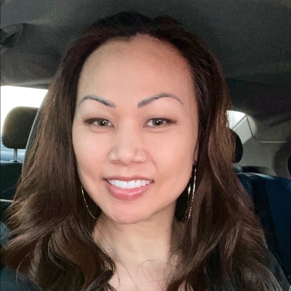 Profile Picture of Janet Berganio (@just_breathe123) on Poshmark