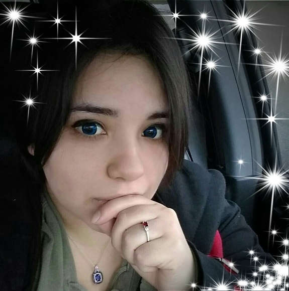 Profile Picture of Lupe Peña (@lupelp781) on Poshmark