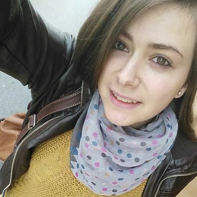 Profile Picture of María Avís (@avis_95) on Twitter