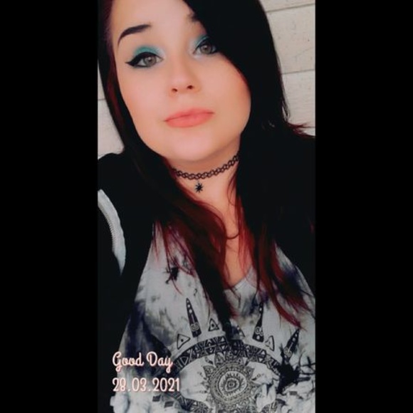 Profile Picture of Amanda Towery (@amanda_towery) on Poshmark