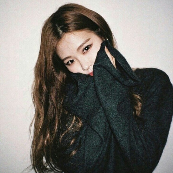 Profile Picture of Xiushan Ling (@xiushan11) on Poshmark