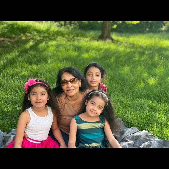 Profile Picture of Kathy Manghise (@kmanghise) on Poshmark