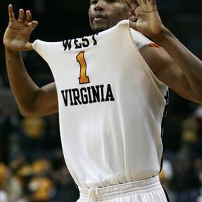 Profile Picture of Jake Schott (@Auquaman) on Twitter