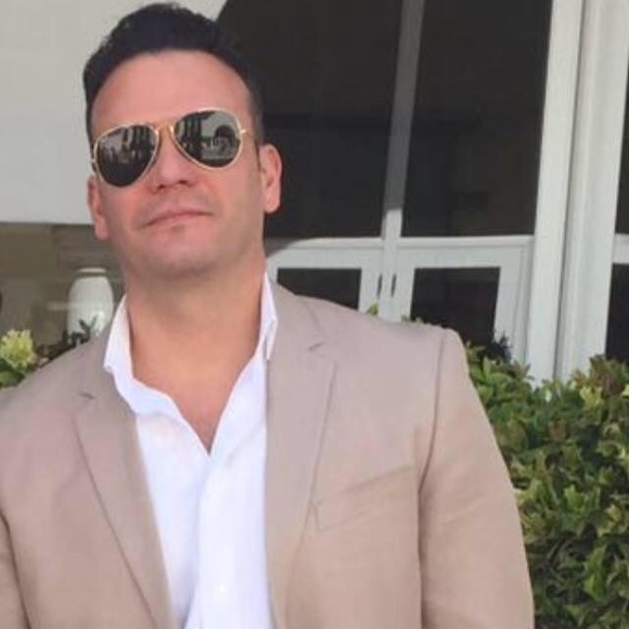 Profile Picture of Carlos Chavarria (@chavarro) on Poshmark