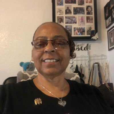 Profile Picture of Dee Vickers (@DeeVickers12) on Twitter
