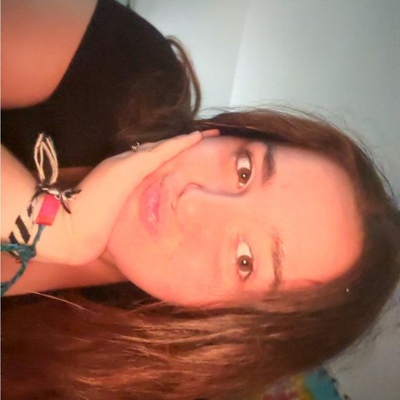 Profile Picture of Alyssa Goulet (@alyssagoulet444) on Poshmark