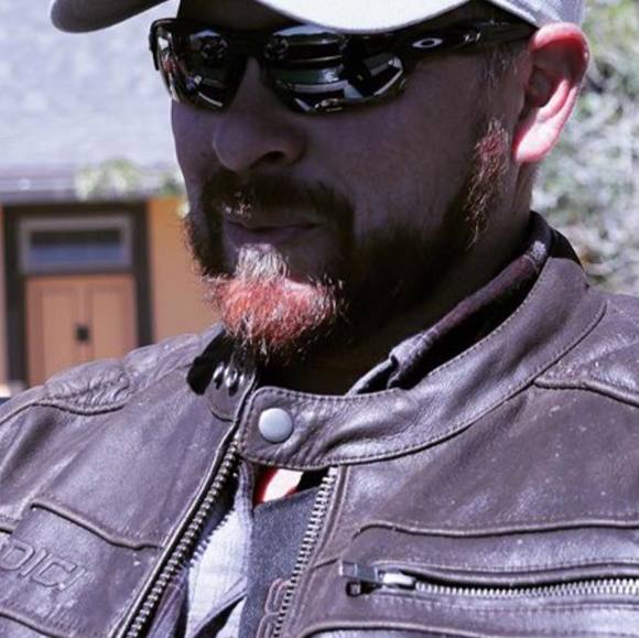 Profile Picture of Albert Kelly (@roon101) on Poshmark