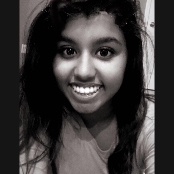 Profile Picture of Anu Abraham (@ama_202) on Poshmark