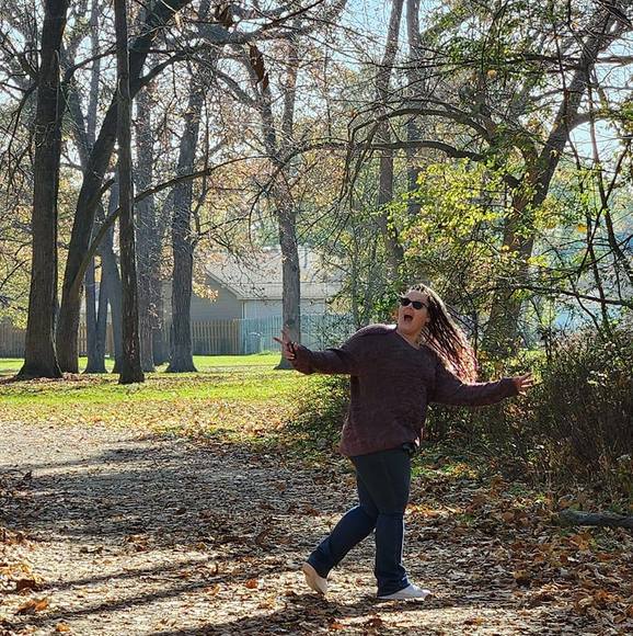 Profile Picture of Ashley Klecka (@endlessashes818) on Poshmark